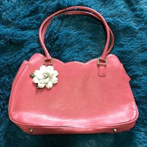 Vintage style shoulder bag